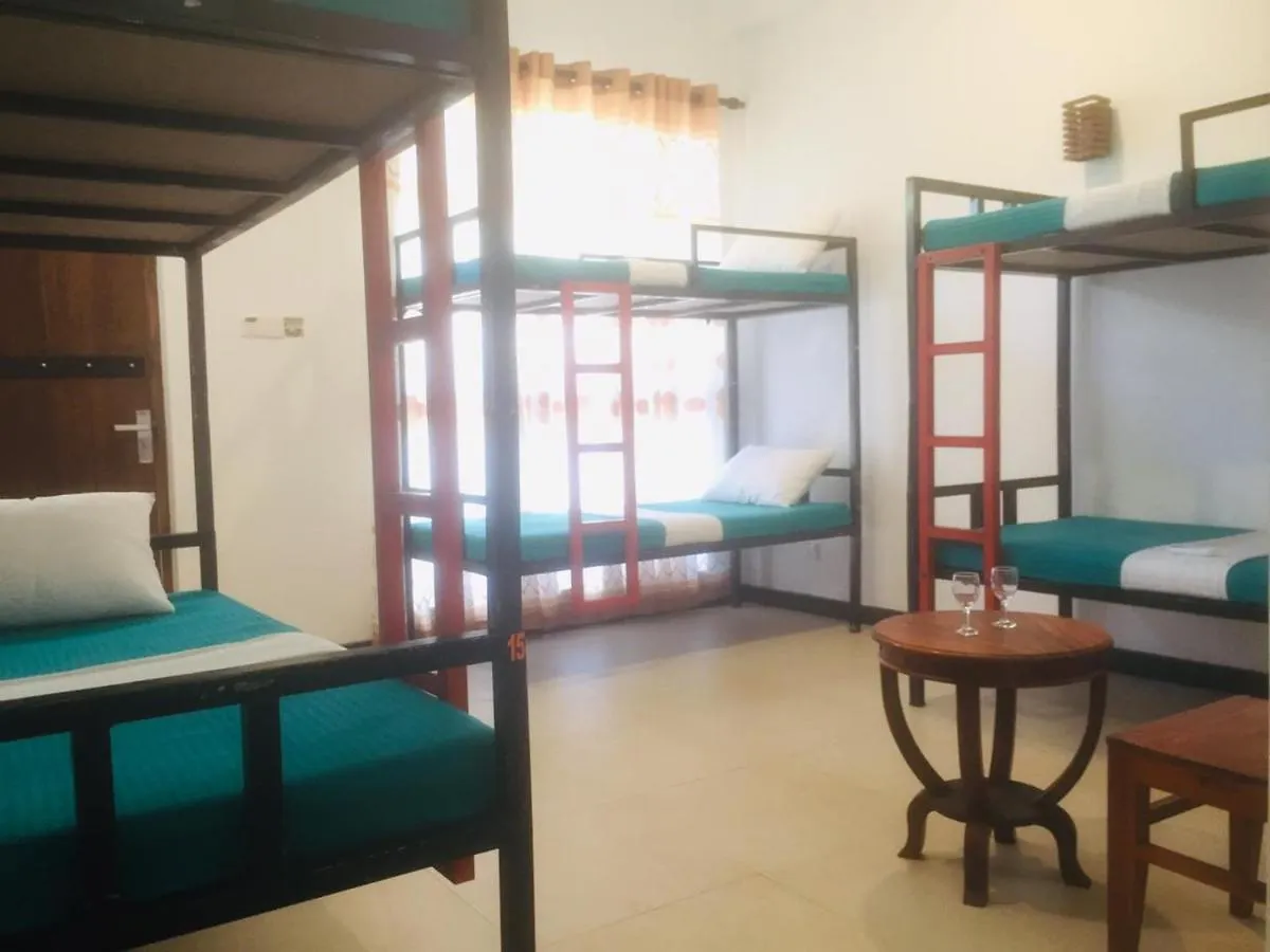 Hotel One More Night Hostel Sigirîya