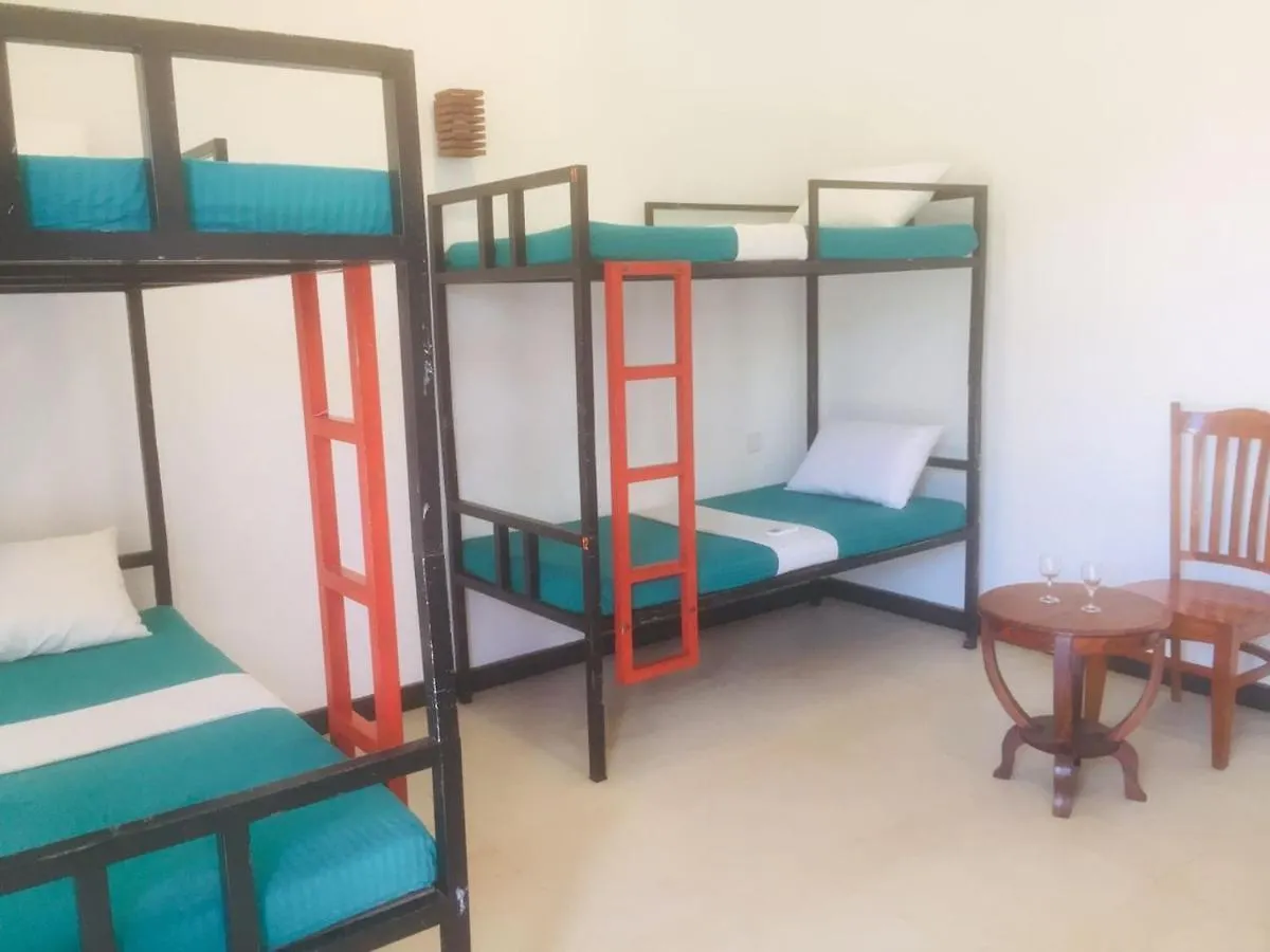 One More Night Hostel Sigirîya Hotel